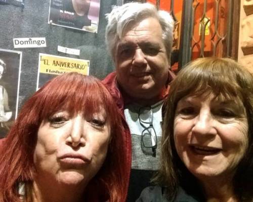 La Talentosa actriz, a la Salida del Teatro. Genia !!! :Encuentro Grupal La novia de Lorca