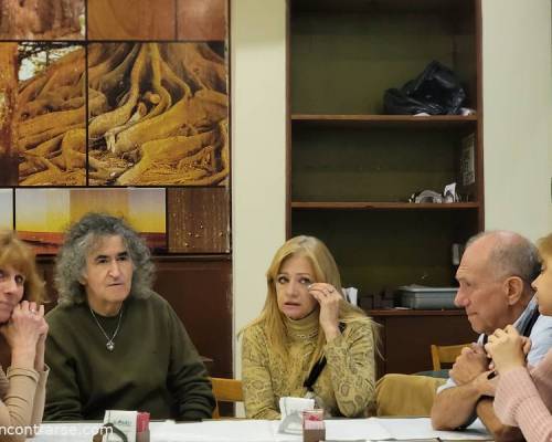 Rober, por que la hiciste llorar ???  :Encuentro Grupal " Cafecito itinerante- Hoy: Villa Del Parque "