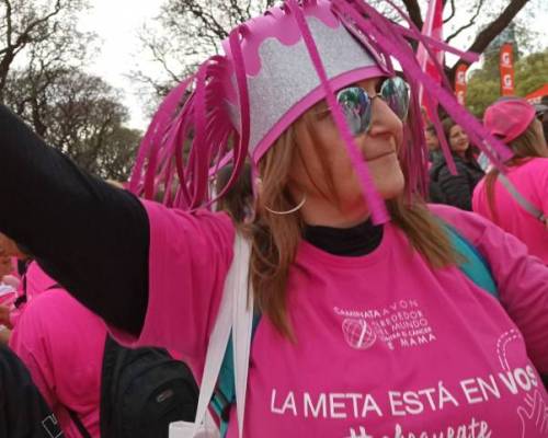 26729 30 CAMINATA AVON POR LA LUCHA CONTRA EL CANCER DE MAMA