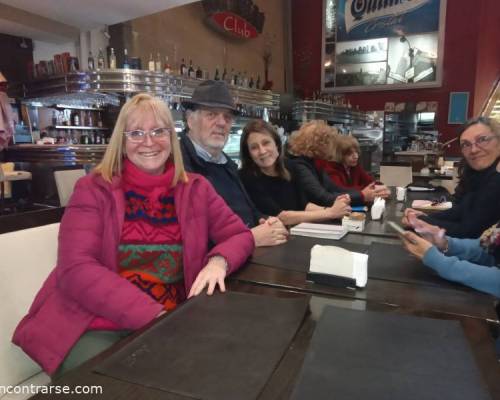 La alegría genuina no puede simularse...nuestros rostros hablan... :Encuentro Grupal Taller literario "Te doy la palabra"