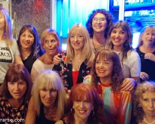 Que linda foto y que lindas las chicas alli :Encuentro Grupal VOLVEMOS CON "RECICLADOS"