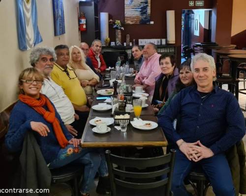 Encuentros Grupales (17/10/2022) :   DRUNCH Y BAILE EN ALMAGRO - THE ROZZ PUB