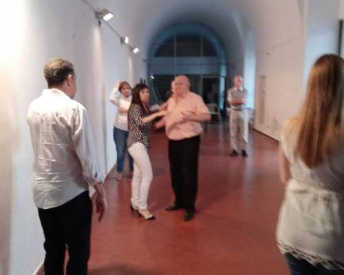 27400 11 ASI SE BAILA EL TANGO       VENI A  APRENDER A BAILAR   Y DIVERTIRTE ESTE SABADO VALS
