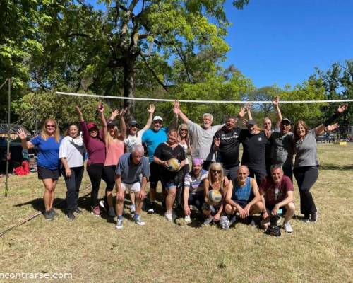 27508 2 Juguemos al voley recreativo