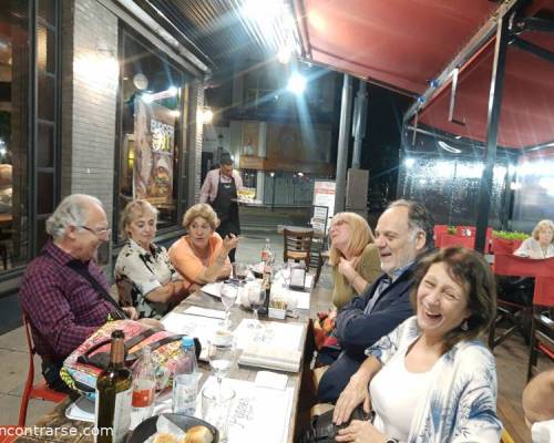 Bea...contamos de qué te reís...algo habrán dicho por ahí jajajaj :Encuentro Grupal Taller de escritura creativa: