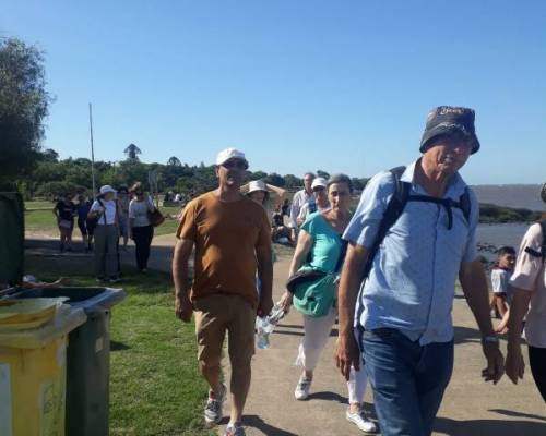 27674 3 CAMINANTES, VOLVEMOS A LA RIVERA NORTE!!! y merendamos en el coqueto resto de la estacion Anchorena.