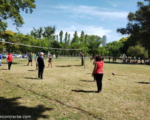 27726 7 Juguemos voley recreativo