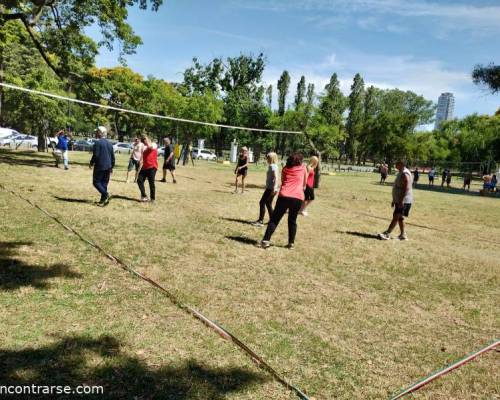 27726 8 Juguemos voley recreativo