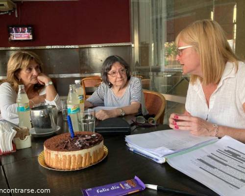 Nacha y Adriana, estrenándose! :Encuentro Grupal Taller de escritura creativa: Te doy la palabra