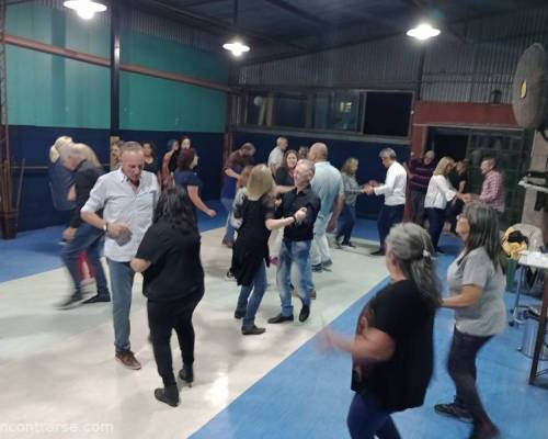 28108 7 BAILAMOS EN ALMAGRO CON AMERICANO , ROCK Y PACHANGA !