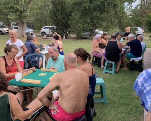 Viendo partidazo de Rummy , quien ganó..? La mejor vamos Lau. !! :Encuentro Grupal Domingo "soñado" en la quinta de Cañuelas