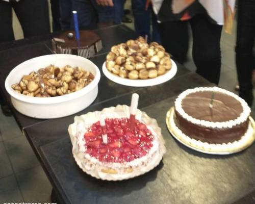 Que rica la torta de frutillas y pastelera, ni las migas quedaron :Encuentro Grupal UN  FESTEJO ESPECIAL!!!!!