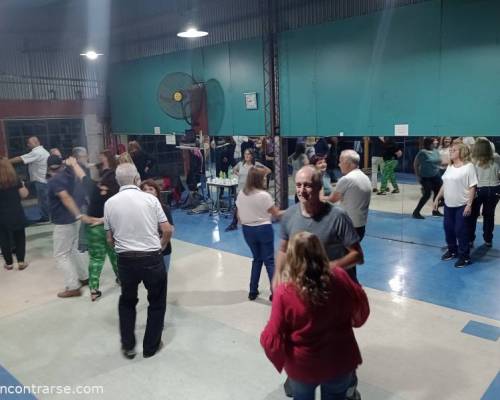 28380 2 BAILAMOS EN ALMAGRO CON AMERICANO , ROCK Y PACHANGA !