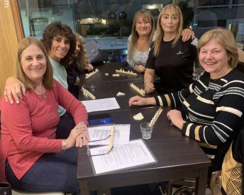 Mesa de los reglamentos..a falta de uno teniamos el segundo que trajo Noe!! :Encuentro Grupal TRIOMINO
