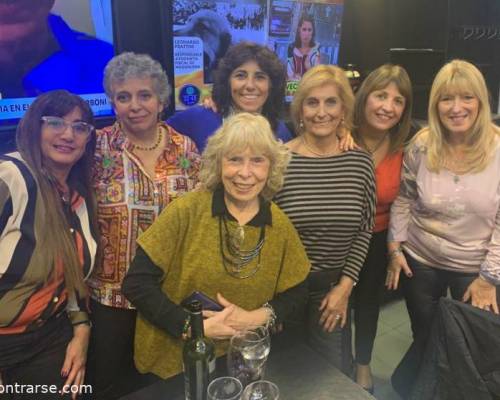 Vamos las chicas. Aca con Mariana una de las cumpleañeras. :Encuentro Grupal Y SEGUIMOS DE FESTEJO!!!