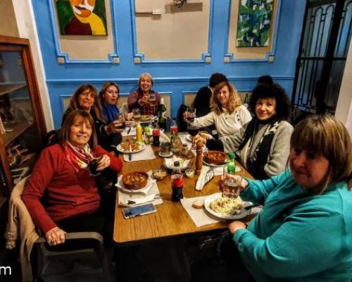 Muchas gracias por venir al teatro y quedarse a compartir rica cena y animada charla !!  :Encuentro Grupal UN DOMINGO