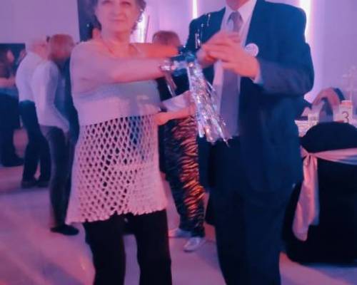 Que lindo bailan! :Encuentro Grupal Bodas de Plata con la vida en compañia
