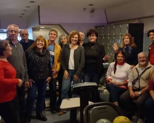 Encuentros Grupales (28/05/2023) :   LOS NOVATOS JUGAMOS AL BOWLING