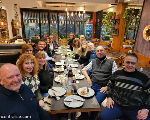 Linda y divertida la salidaaqui estan los grandes jugadores de Bolos :Encuentro Grupal POR OTRA SALIDA DE  BOWLING, VOLVEMOS A PALOKO !!!