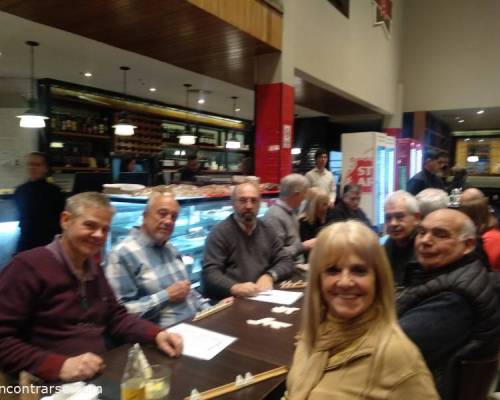 Segunda mesa con los debutantes: Maliten, Berny y Maberick. Acompañados por Horacio y Carlos :Encuentro Grupal TRIOMINO V