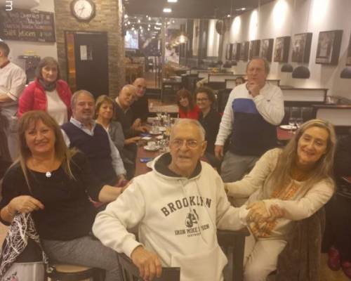 29182 10 Caminamos y tomamos un cafe