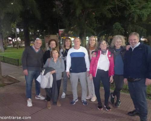 29182 5 Caminamos y tomamos un cafe