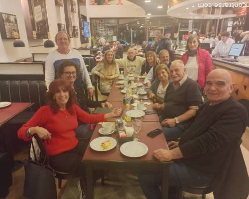 29182 8 Caminamos y tomamos un cafe