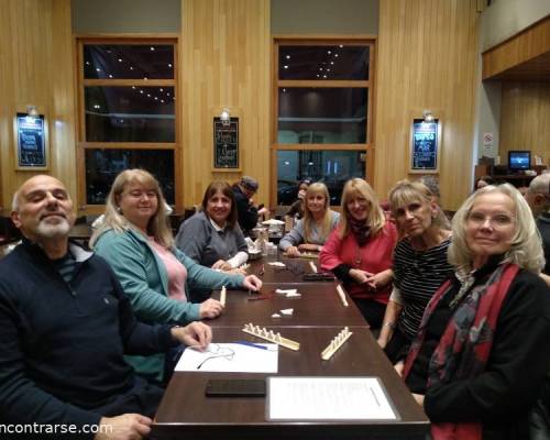 Que mesa!!! Marta, Megg, Silvia, Marisu, Laura, Victoria y Fernando :Encuentro Grupal TRIOMINO VIII