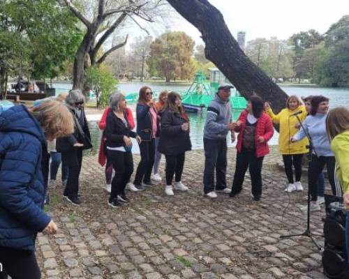 Encuentros Grupales (24/09/2023) :   LLEGA LA PRIMAVERA!!! HOY PICNIC, BAILE Y KARAOKE