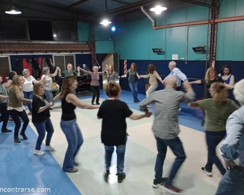 Encuentros Grupales (15/09/2023) :   BAILAMOS EN ALMAGRO CON AMERICANO , ROCK Y PACHANGA !