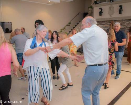 Encuentros Grupales (26/11/2023) :   MERIENDA Y BAILE EN VILLA URQUIZA  ! ! !