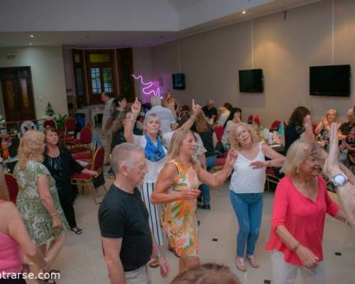 Encuentros Grupales (26/11/2023) :   MERIENDA Y BAILE EN VILLA URQUIZA  ! ! !
