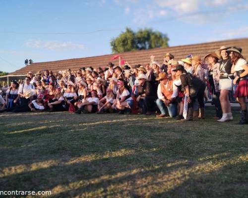 30157 10 LINE DANCE PARTY - COUNTRY DAY en MAGICAL RANCH: UN LUGAR DONDE LOS SUEÑOS SE HACEN REALIDAD