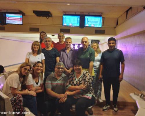 Mil gracias a todas/os por la buena onda y por muchas más juntadas con la excusa del bowling. :Encuentro Grupal VOLVEMOS AL BOWLING DE LA PATERNAL