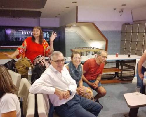 Clau poniéndole onda, Inés excelente jugadora, gracias a todas/os :Encuentro Grupal VOLVEMOS AL BOWLING DE LA PATERNAL