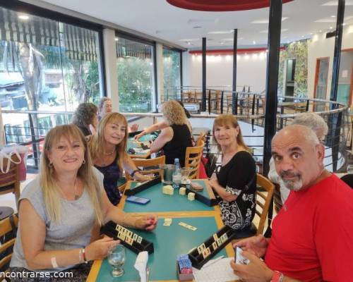 Mucha concentración en esta mesa , una alegría que sean parte de este encuentro Brisa,Ale, LaColo bienvenida por primera vez y JJtroie 💝 :Encuentro Grupal JUGAMOS BURAKO 