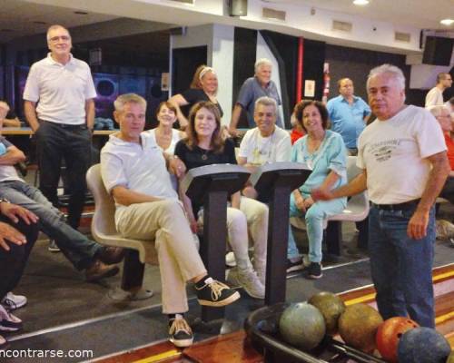 Mil gracias a todas/os por la excelente predisposición y buena onda, siempre es un placer compartir estos momentos con gente tan bien predispuesta. :Encuentro Grupal OTRO BOWLING EN PALOKO COLEGIALES