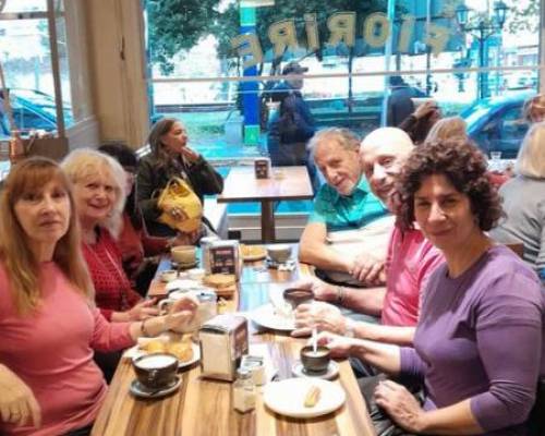 30658 14 Costanera de Vicente Lopez con una sonrisa y merienda.-