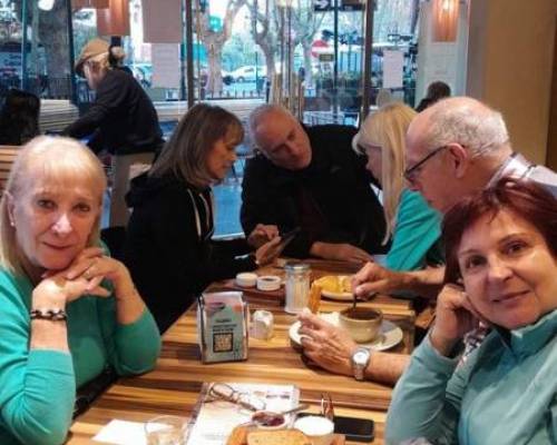 30658 9 Costanera de Vicente Lopez con una sonrisa y merienda.-