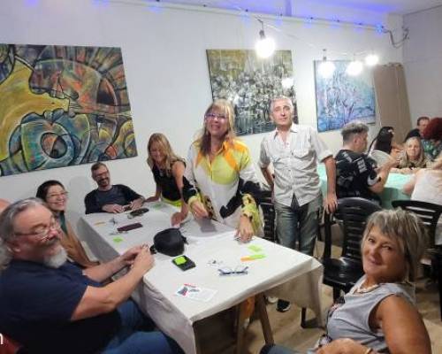 30678 11 Noche de juegos, amigos, pizza, gaseosas  y cerveza