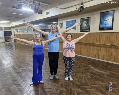 30694 1 Escuela de danzas del maestro  Aldo von Landesen ambos sexos Clasica yContemporánea