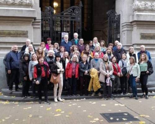 Gracias a las 4 personas que se acercaron por primera vez a esta salida de Pagina . Y nos eligieron para compartir con nosotros. :Encuentro Grupal Manzana de las luces Y Altos de Elorriaga. Un paseo que engalana !!!!!