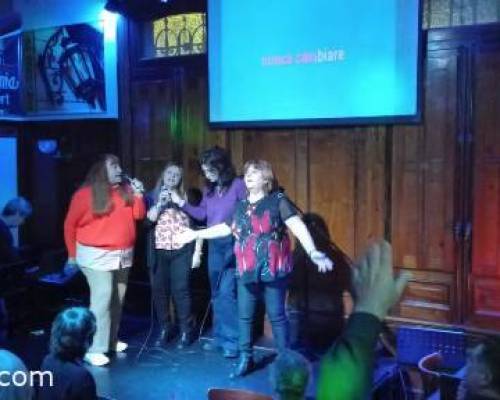 30735 8 VUELVEN LOS KARAOKES PARA CANTAR Y DIVERTIRSE