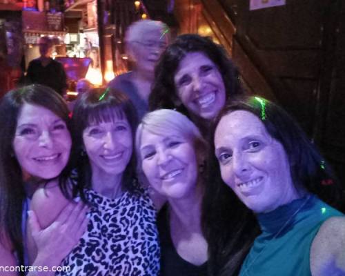 En la pista ...nos bailamos todo !!! :Encuentro Grupal "MUSICA ,CANCIONES Y BAILE EN LA BOHEMIA"