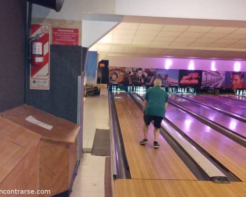 30782 5 BOWLING EN PALOKO DE COLEGIALES