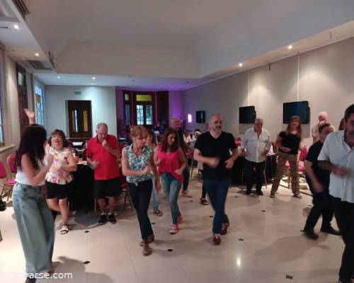 30792 28 EL BAILE CONTINÚA EN VILLA URQUIZA  ! ! !