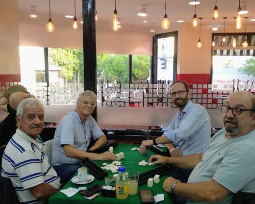 30909 1 Jugamos al RUMMY en Monte Castro