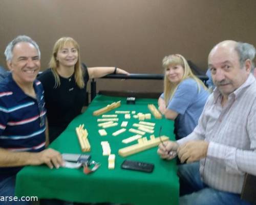 Que mesa está! Sergio, Ale, Noemí y Florentinoo :Encuentro Grupal Jugamos al RUMMY en Monte Castro- CUMPLIMOS 2 AÑOS