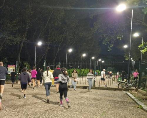 30950 1 Primicia nos vemos  en el parque de noche.  20hs  Eelongamos  Fortificamos   y nos oxigenamosi con el maestro Aldo von Landesen    