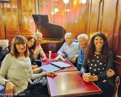 Siempre la pasamos genial, juntada de amigos :Encuentro Grupal "MUSICA,CANCIONES Y BAILE Y UDS TAMBIEN CANTAN "